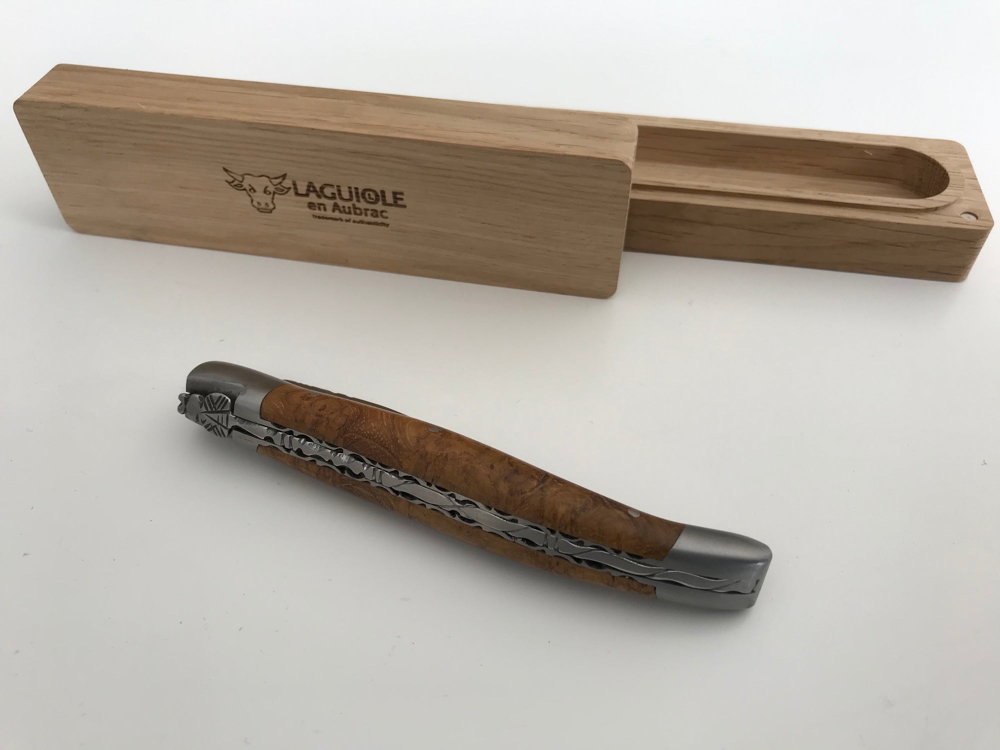 TEAK  / Quil. Rücken+Front / 12C27 Stahl